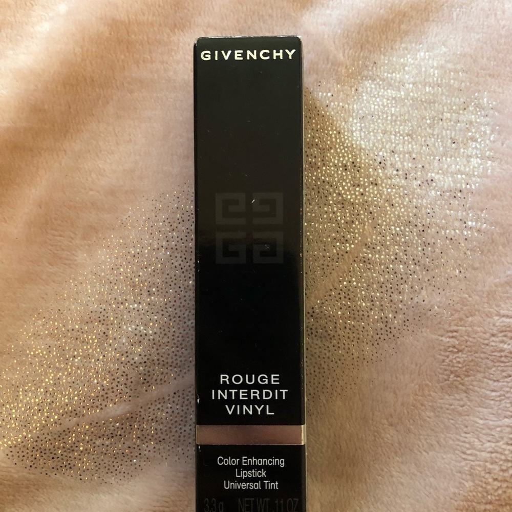 GIVENCHY COLOR ENHANCING LIPSTICK 💄